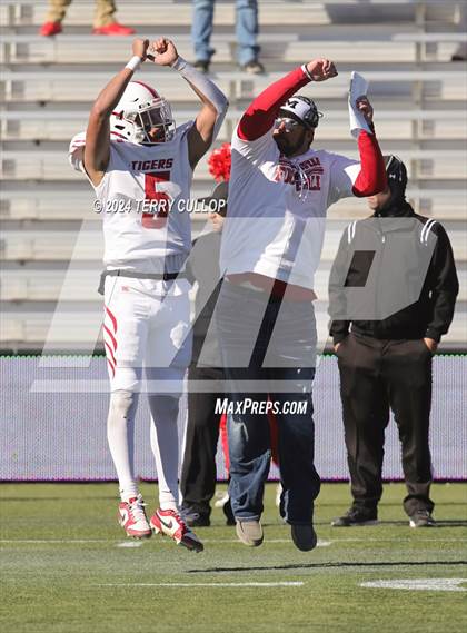 Thumbnail 2 in Milford vs. Beaver (UHSAA 1A Semifinal) photogallery.
