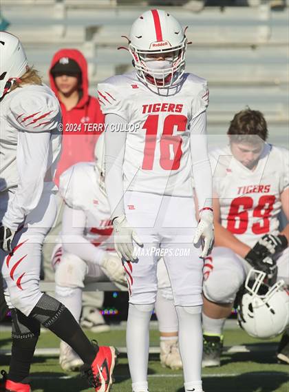 Thumbnail 3 in Milford vs. Beaver (UHSAA 1A Semifinal) photogallery.