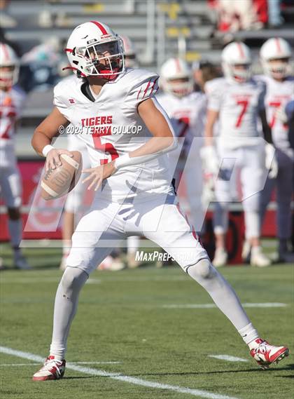 Thumbnail 1 in Milford vs. Beaver (UHSAA 1A Semifinal) photogallery.