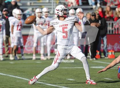 Thumbnail 3 in Milford vs. Beaver (UHSAA 1A Semifinal) photogallery.