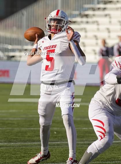 Thumbnail 2 in Milford vs. Beaver (UHSAA 1A Semifinal) photogallery.