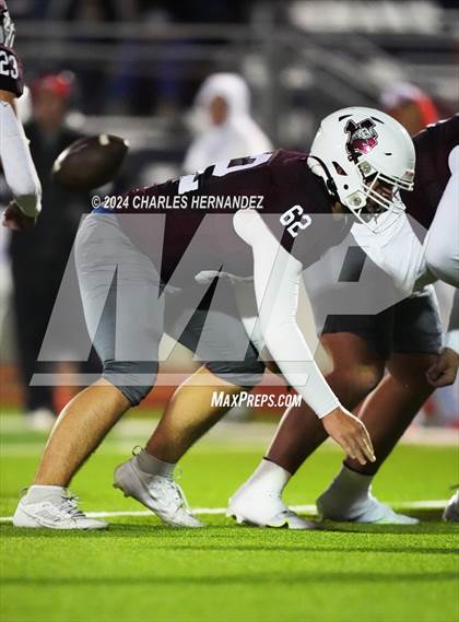 Thumbnail 1 in Grapeland vs Bremond (UIL 2A Football Division II Quarterfinal Playoff) photogallery.
