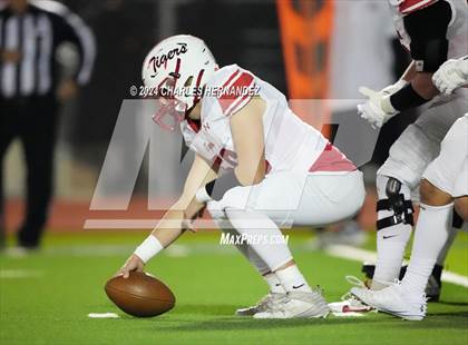 Thumbnail 1 in Grapeland vs Bremond (UIL 2A Football Division II Quarterfinal Playoff) photogallery.