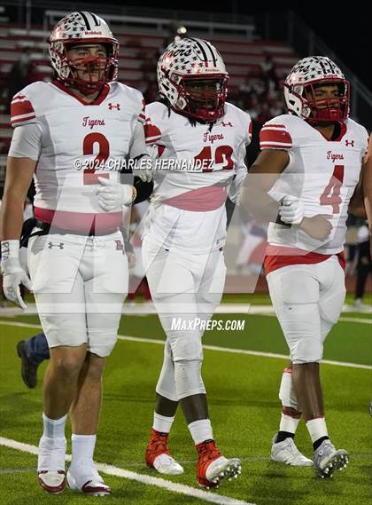 Thumbnail 3 in Grapeland vs Bremond (UIL 2A Football Division II Quarterfinal Playoff) photogallery.