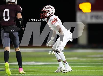Thumbnail 1 in Grapeland vs Bremond (UIL 2A Football Division II Quarterfinal Playoff) photogallery.
