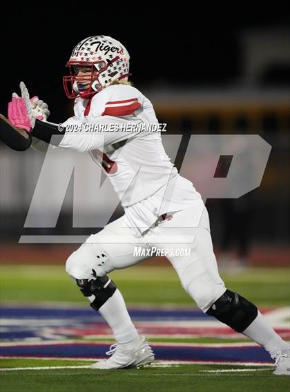 Thumbnail 3 in Grapeland vs Bremond (UIL 2A Football Division II Quarterfinal Playoff) photogallery.