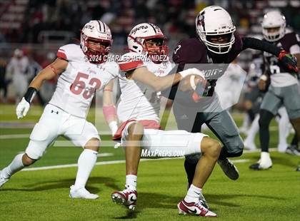 Thumbnail 1 in Grapeland vs Bremond (UIL 2A Football Division II Quarterfinal Playoff) photogallery.
