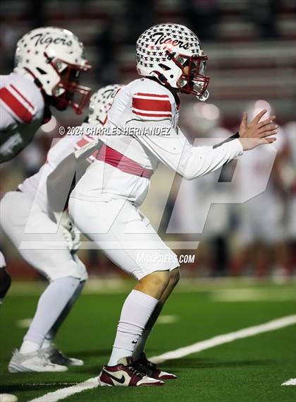 Thumbnail 3 in Grapeland vs Bremond (UIL 2A Football Division II Quarterfinal Playoff) photogallery.
