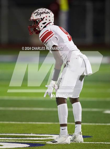 Thumbnail 1 in Grapeland vs Bremond (UIL 2A Football Division II Quarterfinal Playoff) photogallery.