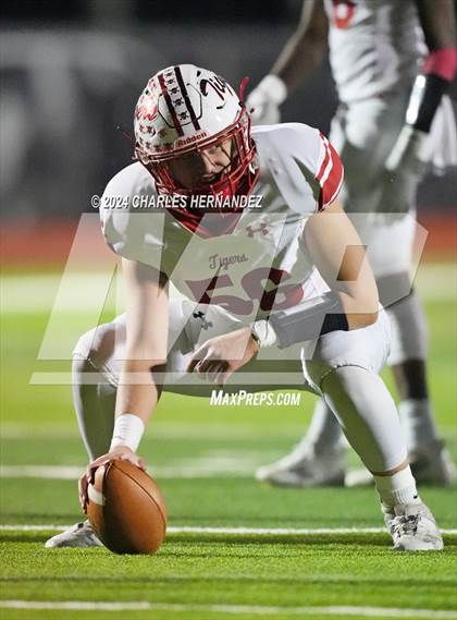 Thumbnail 1 in Grapeland vs Bremond (UIL 2A Football Division II Quarterfinal Playoff) photogallery.