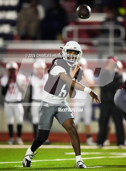 Thumbnail 3 in Grapeland vs Bremond (UIL 2A Football Division II Quarterfinal Playoff) photogallery.