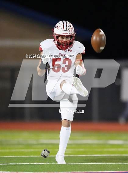 Thumbnail 3 in Grapeland vs Bremond (UIL 2A Football Division II Quarterfinal Playoff) photogallery.