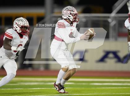 Thumbnail 1 in Grapeland vs Bremond (UIL 2A Football Division II Quarterfinal Playoff) photogallery.