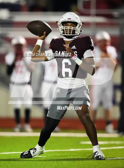 Thumbnail 3 in Grapeland vs Bremond (UIL 2A Football Division II Quarterfinal Playoff) photogallery.