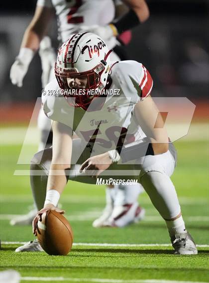 Thumbnail 2 in Grapeland vs Bremond (UIL 2A Football Division II Quarterfinal Playoff) photogallery.