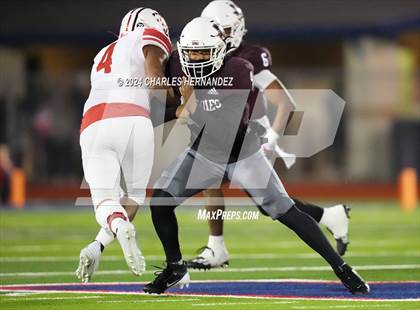 Thumbnail 1 in Grapeland vs Bremond (UIL 2A Football Division II Quarterfinal Playoff) photogallery.
