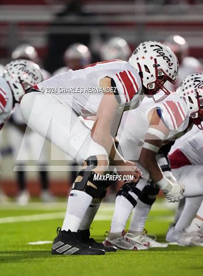 Thumbnail 1 in Grapeland vs Bremond (UIL 2A Football Division II Quarterfinal Playoff) photogallery.