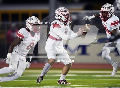 Thumbnail 2 in Grapeland vs Bremond (UIL 2A Football Division II Quarterfinal Playoff) photogallery.