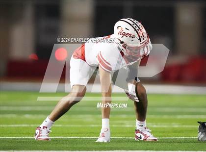 Thumbnail 2 in Grapeland vs Bremond (UIL 2A Football Division II Quarterfinal Playoff) photogallery.