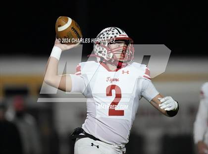 Thumbnail 1 in Grapeland vs Bremond (UIL 2A Football Division II Quarterfinal Playoff) photogallery.