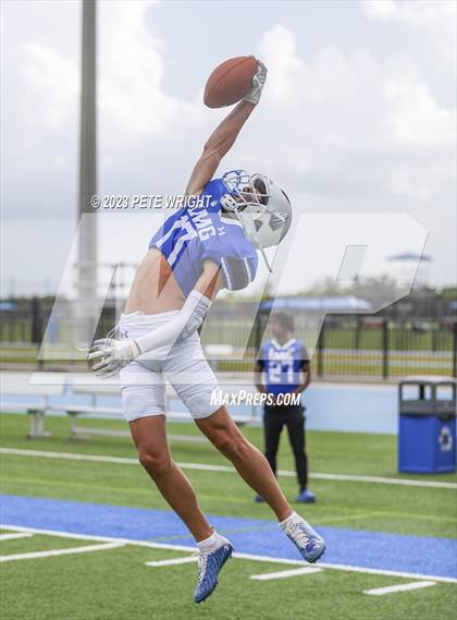 Thumbnail 1 in IMG Academy Blue vs Faith Christian Football photogallery.