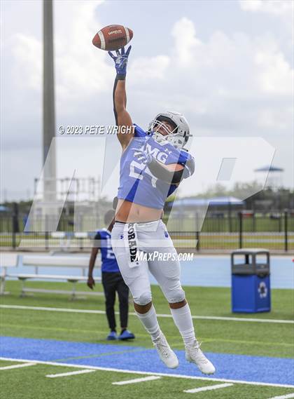 Thumbnail 2 in IMG Academy Blue vs Faith Christian Football photogallery.