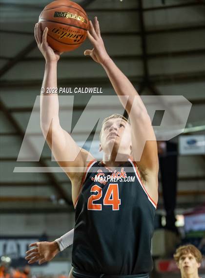 Thumbnail 1 in Kennewick vs. Auburn (WIAA 3A Round 1 State Playoff) photogallery.