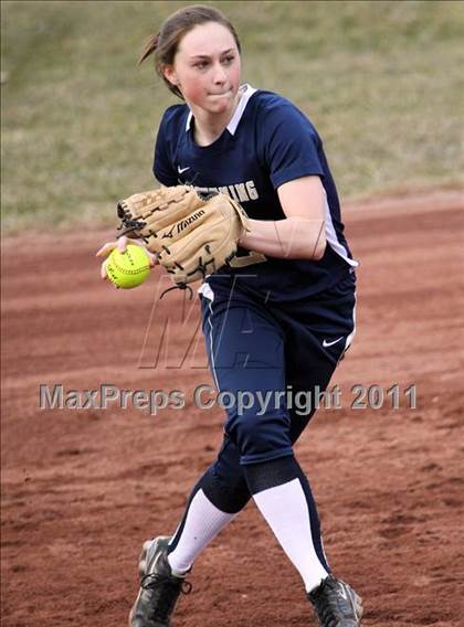 Thumbnail 2 in Oshkosh North vs Appleton North photogallery.