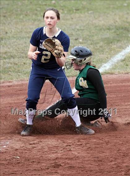 Thumbnail 3 in Oshkosh North vs Appleton North photogallery.
