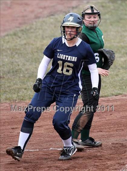 Thumbnail 3 in Oshkosh North vs Appleton North photogallery.