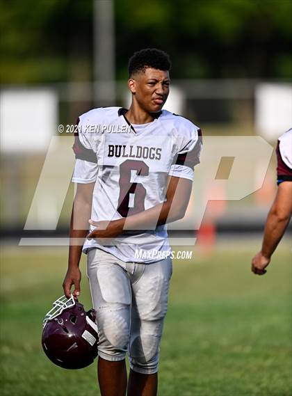 Thumbnail 2 in McCluer @ Luray photogallery.