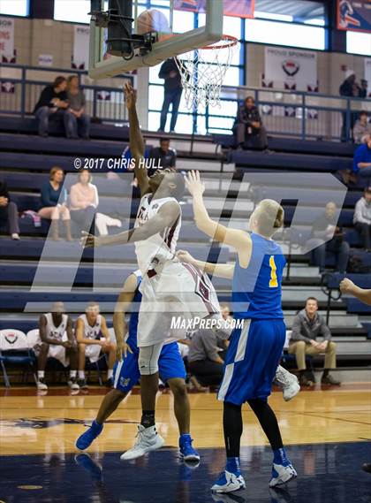 Thumbnail 3 in Carmel Christian vs. Seffner Christian (Hoodie's House Hoops Classic) photogallery.