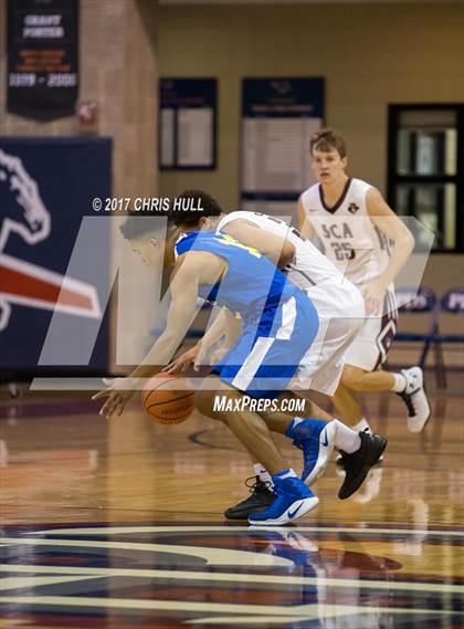 Thumbnail 3 in Carmel Christian vs. Seffner Christian (Hoodie's House Hoops Classic) photogallery.