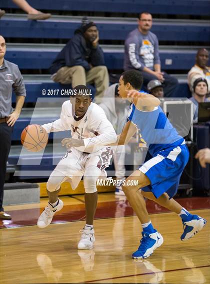 Thumbnail 3 in Carmel Christian vs. Seffner Christian (Hoodie's House Hoops Classic) photogallery.