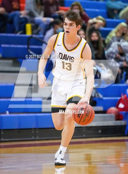 Thumbnail 2 in Salpointe Catholic vs. Davis photogallery.
