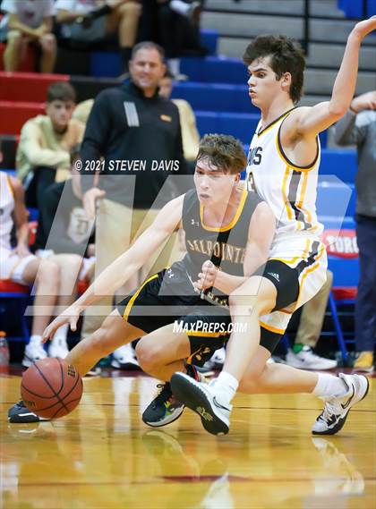 Thumbnail 2 in Salpointe Catholic vs. Davis photogallery.