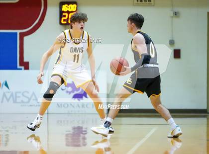 Thumbnail 3 in Salpointe Catholic vs. Davis photogallery.