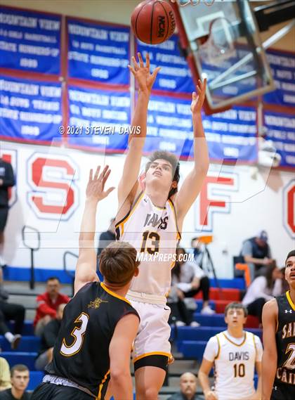 Thumbnail 1 in Salpointe Catholic vs. Davis photogallery.