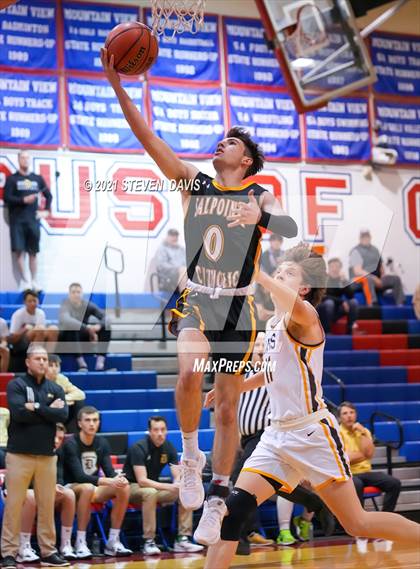Thumbnail 2 in Salpointe Catholic vs. Davis photogallery.