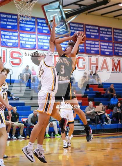 Thumbnail 2 in Salpointe Catholic vs. Davis photogallery.