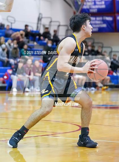 Thumbnail 3 in Salpointe Catholic vs. Davis photogallery.