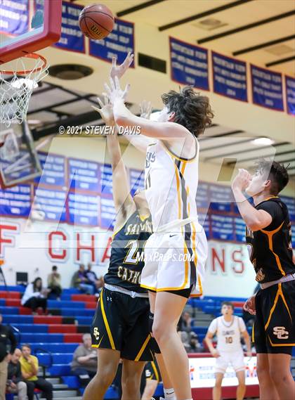 Thumbnail 3 in Salpointe Catholic vs. Davis photogallery.