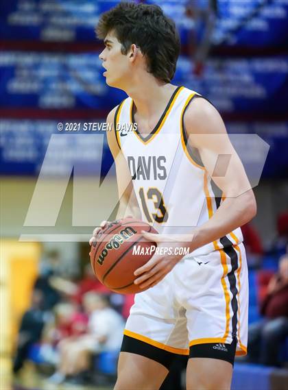 Thumbnail 1 in Salpointe Catholic vs. Davis photogallery.