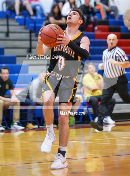 Thumbnail 3 in Salpointe Catholic vs. Davis photogallery.