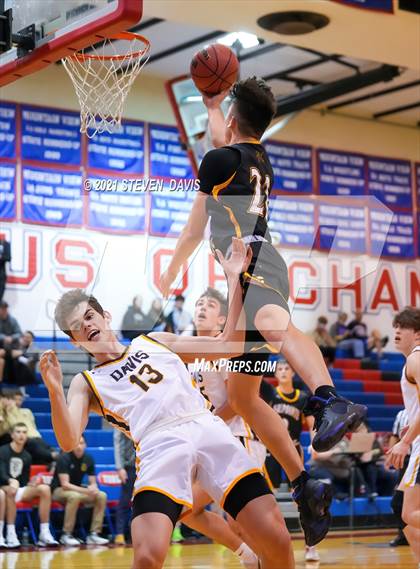 Thumbnail 1 in Salpointe Catholic vs. Davis photogallery.