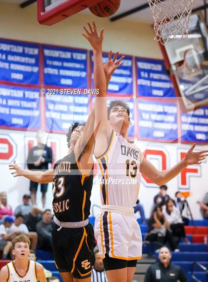 Thumbnail 2 in Salpointe Catholic vs. Davis photogallery.