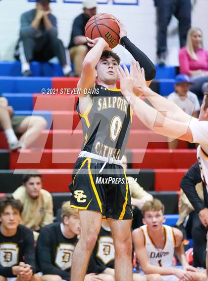 Thumbnail 2 in Salpointe Catholic vs. Davis photogallery.