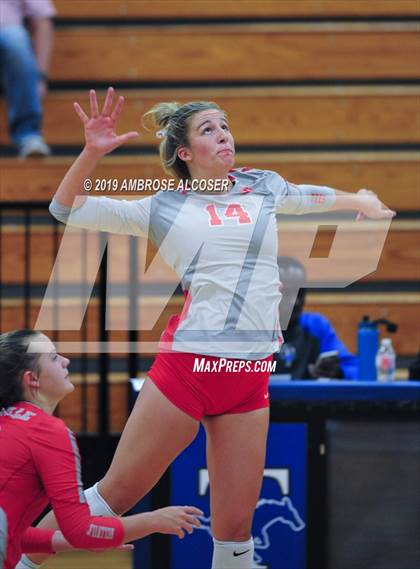 Thumbnail 2 in Smithson Valley vs. Bellville (KISD/CFISD Varsity Tournament) photogallery.