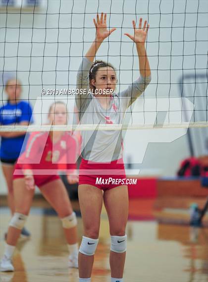 Thumbnail 3 in Smithson Valley vs. Bellville (KISD/CFISD Varsity Tournament) photogallery.