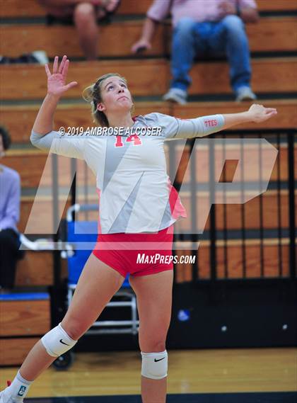Thumbnail 3 in Smithson Valley vs. Bellville (KISD/CFISD Varsity Tournament) photogallery.